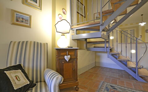 Appartamento Maccari: Zimmer, Geländer, Treppe, Eigentum, Gebäude, Möbel, Fussboden, Interior Design, Baluster, Grundeigentum