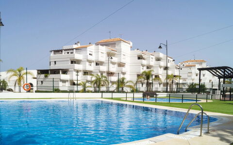 Reina Sofia Ii: Eigentum, Schwimmbad, Gebäude, Resort, Wohnung, Haus, \Stadt, Grundeigentum, Wohngebiet, Urlaub