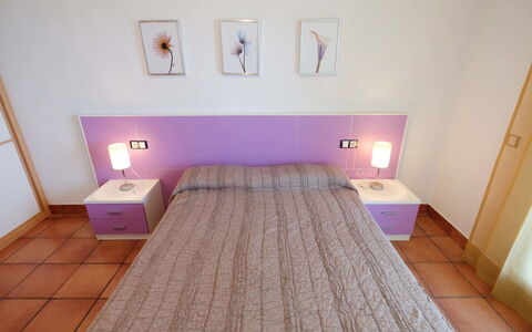 Playasol 1: Fussboden, Zimmer, Holzboden, Eigentum, Hartholz, Laminatboden, Möbel, Interior Design, Holz, Flooring
