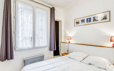 Asfeld: Möbel, Eigentum, Fenster, Komfort, Holz, Vorhang, Textil, Beleuchtung, Interior Design