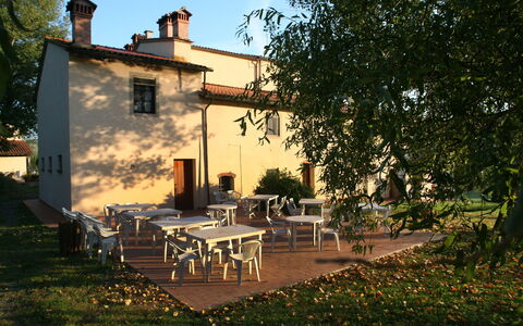 Agriturismo Girasole: Eigentum, Haus, Gebäude, Zuhause, Baum, Grundeigentum, Hinterhof, Himmel, Estate, Hütte