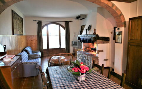 Agriturismo Girasole: Zimmer, Eigentum, Interior Design, Gebäude, Möbel, Wohnzimmer, Decke, Die Architektur, Bogen, Haus