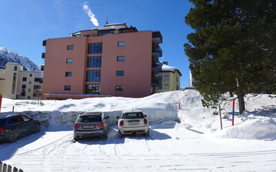 Champfer 2: Eigentum, Himmel, Schnee, Auto, Rad, Fahrzeug, Gebäude, Fenster