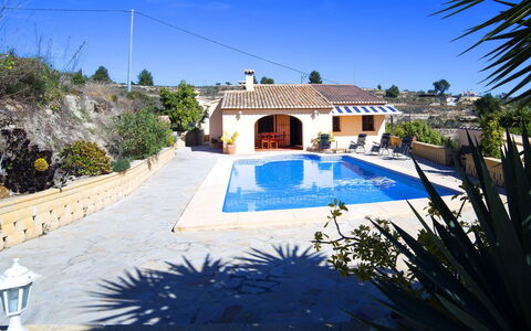 Vicent: Eigentum, Schwimmbad, Haus, Gebäude, Azurblau, Villa, Urlaub, Grundeigentum, Baum, Estate