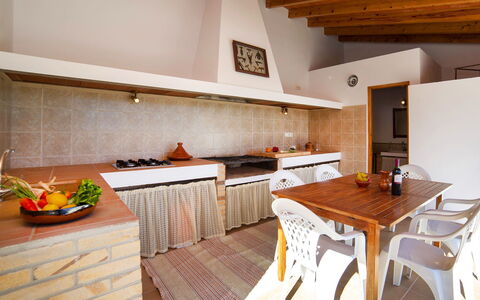 Vicent: Eigentum, Zimmer, Gebäude, Möbel, Interior Design, Küche, Countertop, Haus, Grundeigentum, Fussboden