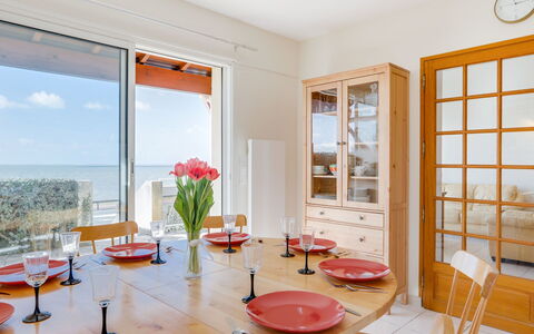 La Grande Côte: Zimmer, Eigentum, Interior Design, Gebäude, Möbel, Wohnzimmer, Haus, Tabelle, Kaffetisch, Suite