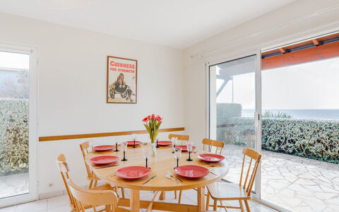 La Grande Côte: Zimmer, Eigentum, Möbel, Interior Design, Tabelle, Gebäude, Haus, Wohnzimmer, Esszimmer, Grundeigentum