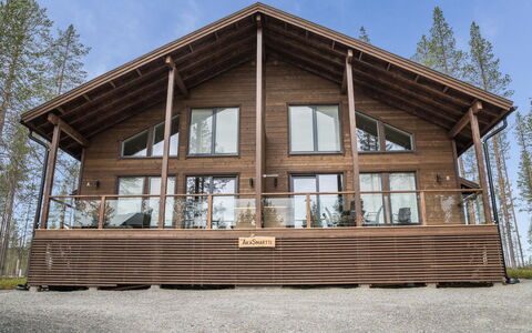 Äkäsmartti B: Balkon, Wohnung, Schatten, Glas, Eigentumswohnung, Geländer, Veranda, Daylighting, Deck, Gartenmöbel