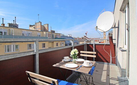 Vienna Waits for You: Eigentum, Wohnung, Dach, Gebäude, Zimmer, Grundeigentum, Balkon, Himmel, Haus, Wasserweg