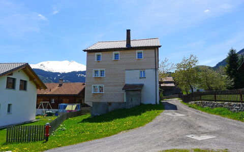 Feu de Joie: Eigentum, Haus, Wohngebiet, Grundstueck, Himmel, Grundeigentum, Gebäude, Zuhause, Die Architektur, Ländliches Gebiet