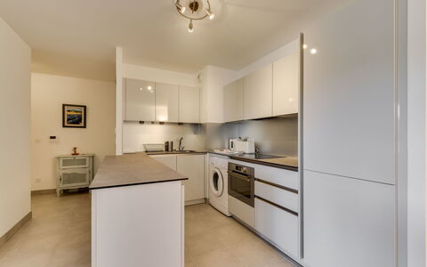 79 Bay: Zimmer, Eigentum, Möbel, Interior Design, Küche, Decke, Countertop, Gebäude, Cabinetry, Fussboden