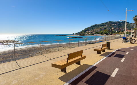 Il Balcone Sul Prino - Imperia: Küste, Horizont, Küsten Und Ozeanische Forms, Strand, Ufer, Meer, Ozean, Walkway, Sand, Schatten