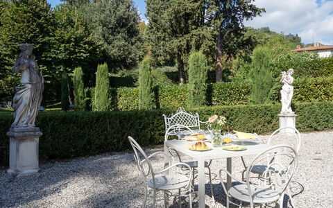 Il Marchese Di Ronta: Eigentum, Garten, Baum, Botanik, Estate, Garten, Haus, Tabelle, Grundeigentum, Gras