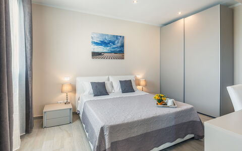 Villa Le Terme: Schlafzimmer, Zimmer, Möbel, Eigentum, Bett, Interior Design, Bettdecke, Suite, Gebäude, Grundeigentum