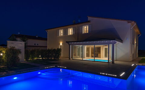 Villa Le Terme: Haus, Eigentum, Zuhause, Schwimmbad, Die Architektur, Beleuchtung, Gebäude, Grundeigentum, Villa, Estate