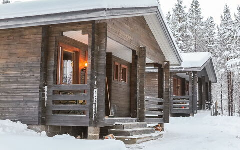 Lemmenliekki 3: Holz, Hütte, Blockhaus, Wald, Schuppen, Gartenbauten, Lärche, Wald, Holzbeize