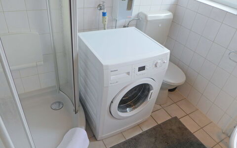 Reuse: Waschmaschine, Major Appliance, Wäschetrockner, Wäschekammer, Haushaltsgerät, Wäsche, Eigentum, Toilette, Zimmer, Badezimmer