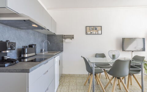 Canigó: Zimmer, Eigentum, Möbel, Interior Design, Gebäude, Haus, Küche, Grundeigentum, Fussboden, Die Architektur
