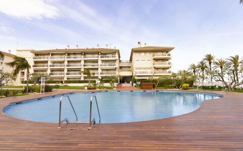 Golf Sant Jordi: Eigentum, Gebäude, Grundeigentum, Resort, Wohngebiet, Schwimmbad, Himmel, Eigentumswohnung, Die Architektur, Haus