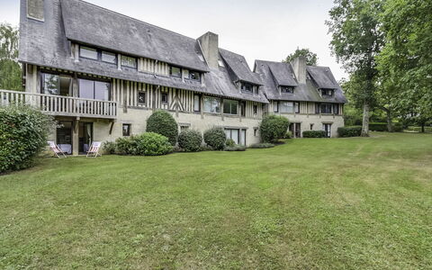 Les Hauts de Deauville: Eigentum, Haus, Estate, Gebäude, Gras, Zuhause, Die Architektur, Grundeigentum, Rasen, Wohngebiet