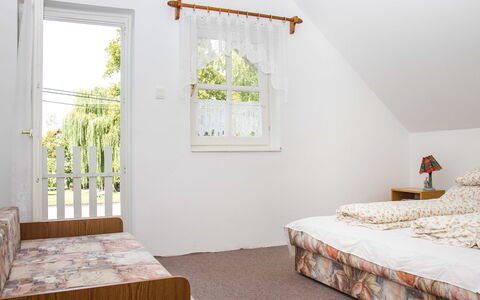 Welle: Eigentum, Gebäude, Möbel, Fenster, Holz, Textil, Schatten, Interior Design, Beleuchtung