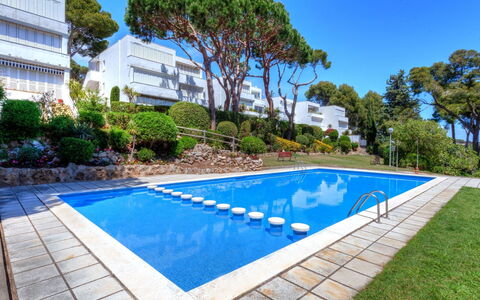Cap Roig: Schwimmbad, Eigentum, Grundeigentum, Freizeit, Haus, Gras, Gebäude, Villa, Urlaub, Wohnung