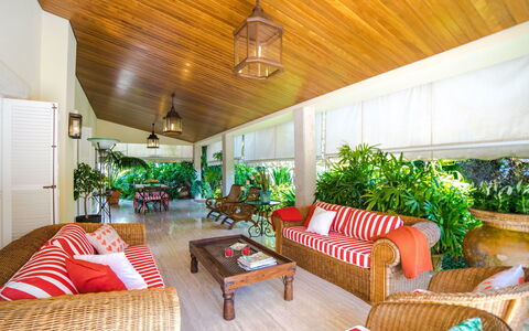 Villa Can Mandol: Zimmer, Eigentum, Wohnzimmer, Interior Design, Gebäude, Möbel, Decke, Grundeigentum, Haus, Zuhause