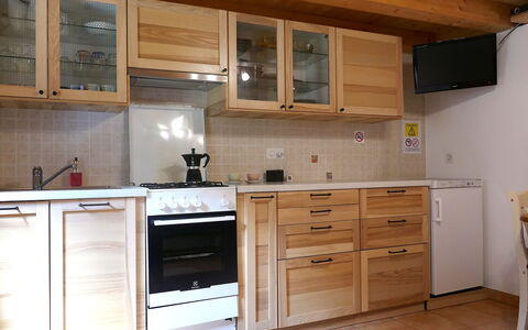 Rustico Nurell: Möbel, Cabinetry, Holz, Flooring, Küche, Schublade, Schrank, Interior Design, Major Appliance, Küchengerät