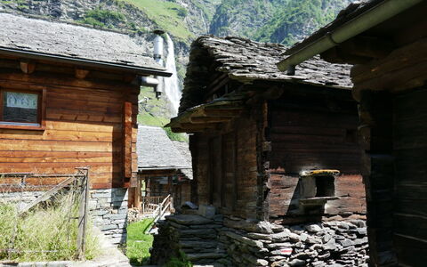Rustico Nurell: Gebäude, Blockhaus, Hütte, Haus, Dach, Hütte, Ländliches Gebiet, Hütte, Ruinen, Dorf