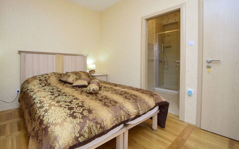 Ojdana: Möbel, Eigentum, Komfort, Holz, Interior Design, Fussboden, Flooring, Bettrahmen, Holzbeize
