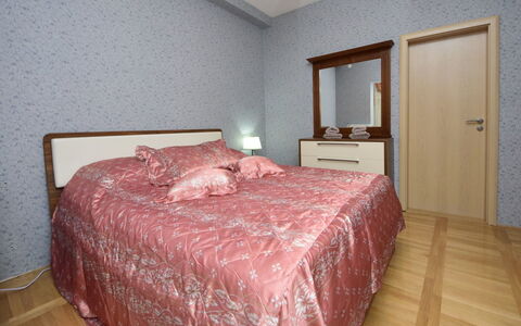 Ojdana: Gebäude, Möbel, Eigentum, Komfort, Bettrahmen, Holz, Bett, Bett Rock, Haus, Interior Design