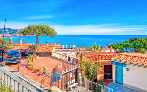 Il Geranio Sant'elmo - Diano Marina: Eigentum, Grundeigentum, Himmel, Gebäude, Haus, Urlaub, Zuhause, Die Architektur, Tourismus, Dach