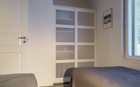 Hilla B: Wand, Flooring, Fussboden, Holz, Interior Design, Schlafzimmer, Zimmer, Bett, Wohnung, Tür