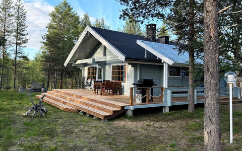 Keromaja: Holz, Hütte, Zuhause, Abstellgleis, Blockhaus, Veranda, Gartenbauten, Hartholz, Deck, Garten