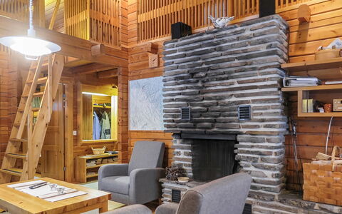 Keromaja: Holz, Decke, Interior Design, Hütte, Möbel, Blockhaus, Hartholz, Holzbeize, Strahl, Wohnzimmer