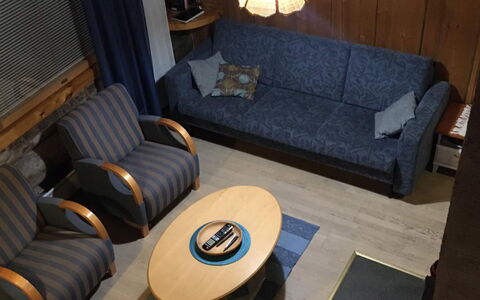 Vuokatinportti B 8: Holz, Möbel, Wohnzimmer, Holzbeize, Hartholz, Stuhl, Armlehne, Couch, Holzboden