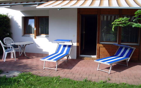 Casa Migiur: Pflanze, Möbel, Stuhl, Azurblau, Schatten, Gartenmöbel, Gebäude, Fenster, Tabelle, Die Architektur