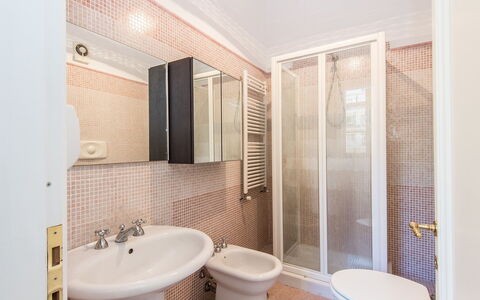 Silla: Badezimmer, Eigentum, Zimmer, Grundeigentum, Interior Design, Haus, Gebäude, Die Architektur, Fliese, Fussboden