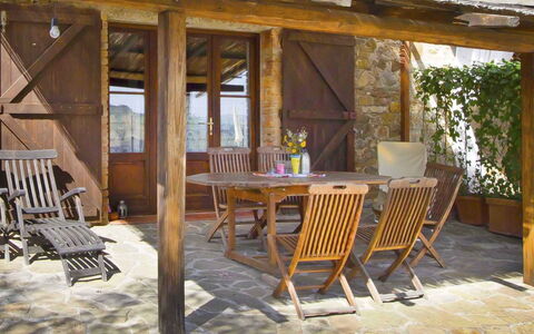 La Casetta: Eigentum, Zimmer, Möbel, Gebäude, Tabelle, Stuhl, Haus, Zuhause, Grundeigentum, Interior Design