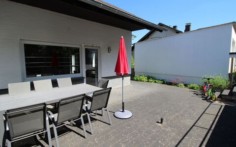 Eifelnatur (Haus 3): Himmel, Gebäude, Schatten, Die Architektur, Interior Design, Fenster, Flooring, Pflanze, Fussboden, Wand