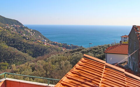 Casale: Himmel, Daytime, Eigentum, Wasser, Gebäude, Azurblau, Holz, Steigung, Haus, Wand