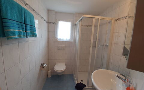 Haus Artemis: Flooring, Interior Design, Fussboden, Armatur, Bad Sink, Sinken, Decke, Zimmer, Installation, Badezimmer