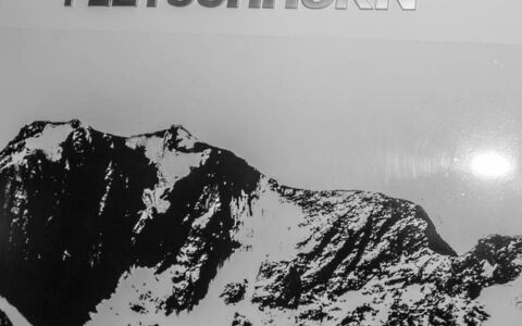 Monte Rosa: Schnee, Gebäude, Fenster, Einfrieren, Haus, Steigung, Grundeigentum, Holz, Geologisches Phänomen, Baum