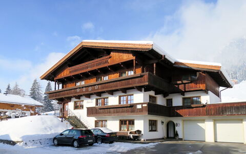 Alpbach 633: Himmel, Wolke, Gebäude, Rad, Schnee, Auto, Fenster, Haus, Die Architektur
