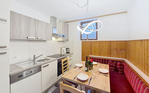 Höllwarth: Flooring, Interior Design, Holz, Fussboden, Decke, Countertop, Küche, Zimmer, Möbel, Holzboden