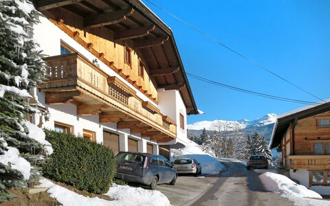 Wildauer: Himmel, Gebäude, Schnee, Auto, Pflanze, Rad, Fenster, Steigung, Haus