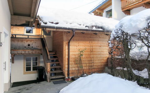 Wegscheider: Gebäude, Schnee, Eigentum, Fenster, Hütte, Holz, Haus, Nachbarschaft, Himmel, Wohngebiet