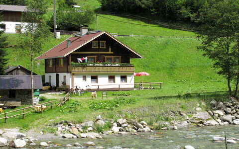 Farm Eben: Pflanze, Gebäude, Wasservorräte, Wasser, Natur, Natürliche Landschaft, Baum, Haus, Fenster