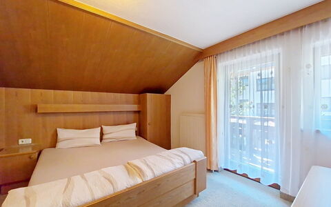 Alpenblick: Interior Design, Holz, Flooring, Fussboden, Möbel, Decke, Zimmer, Bett, Beleuchtung, Schlafzimmer