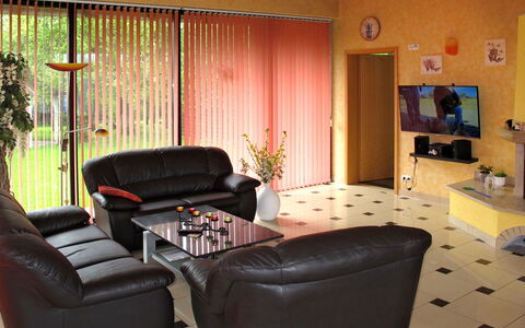 Zum Katzengrund i: Zimmer, Möbel, Wohnzimmer, Eigentum, Interior Design, Gebäude, Haus, Grundeigentum, Fussboden, Zuhause